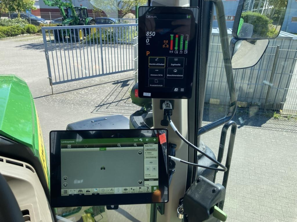 Нови Трактор John Deere 6M185: снимка 9