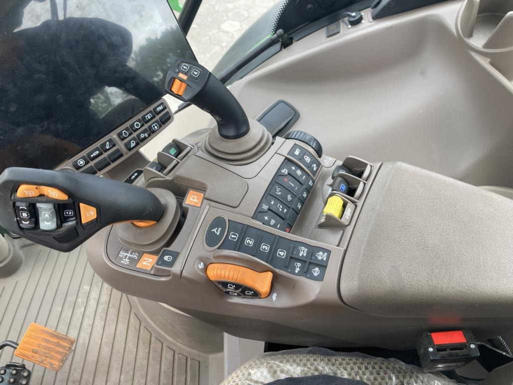 John Deere 6R140 - Трактор: снимка 2 John Deere 6R140 - Трактор: снимка 2