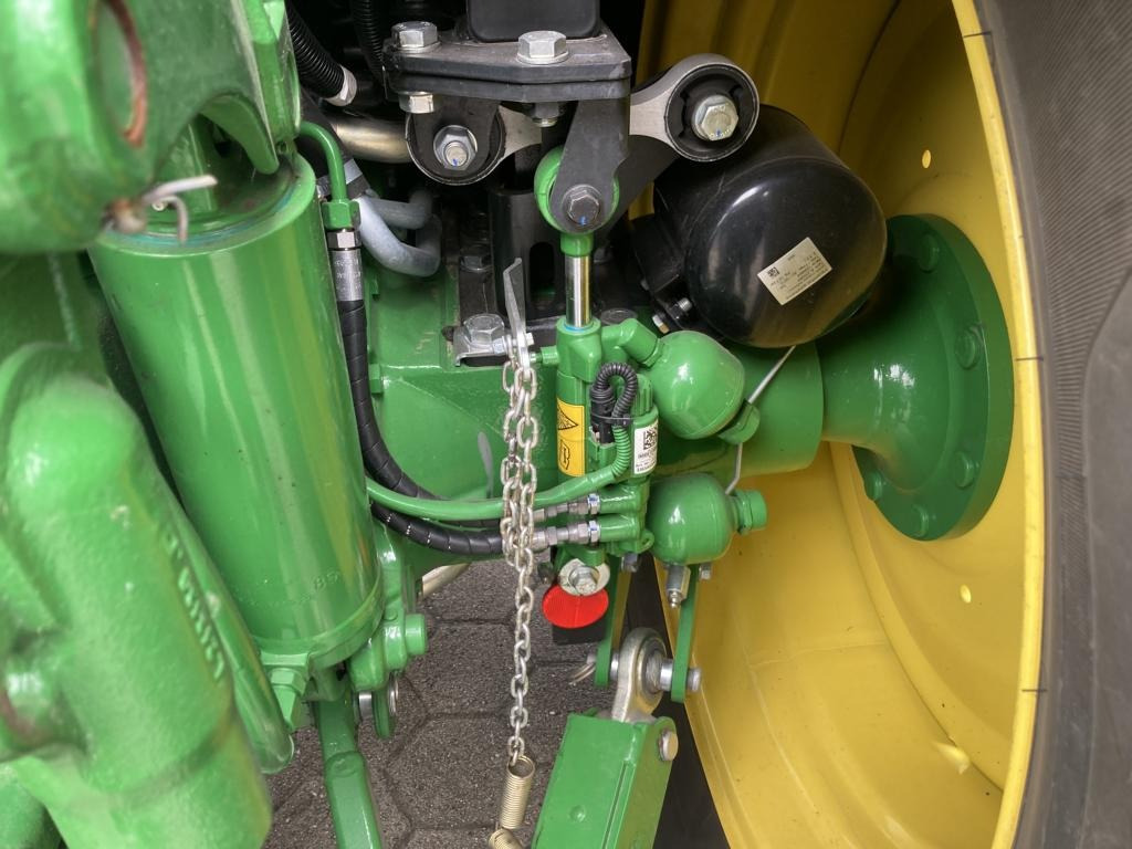 Нови Трактор John Deere 6R140: снимка 14