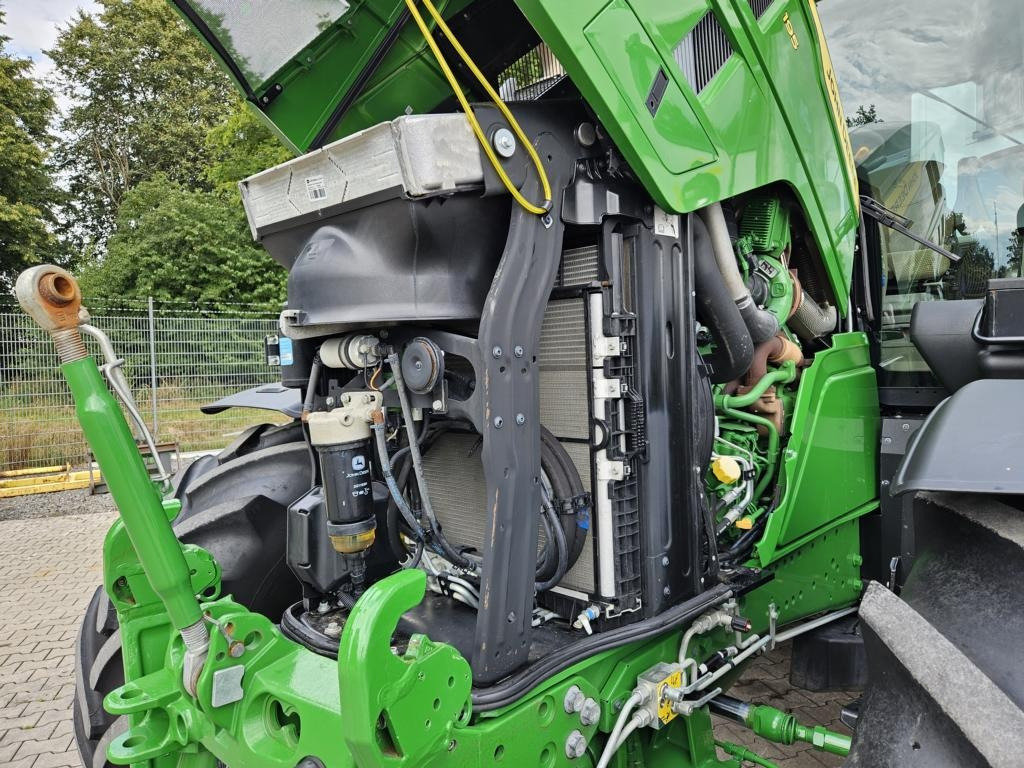 John Deere 6R195 - Трактор: снимка 4 John Deere 6R195 - Трактор: снимка 4