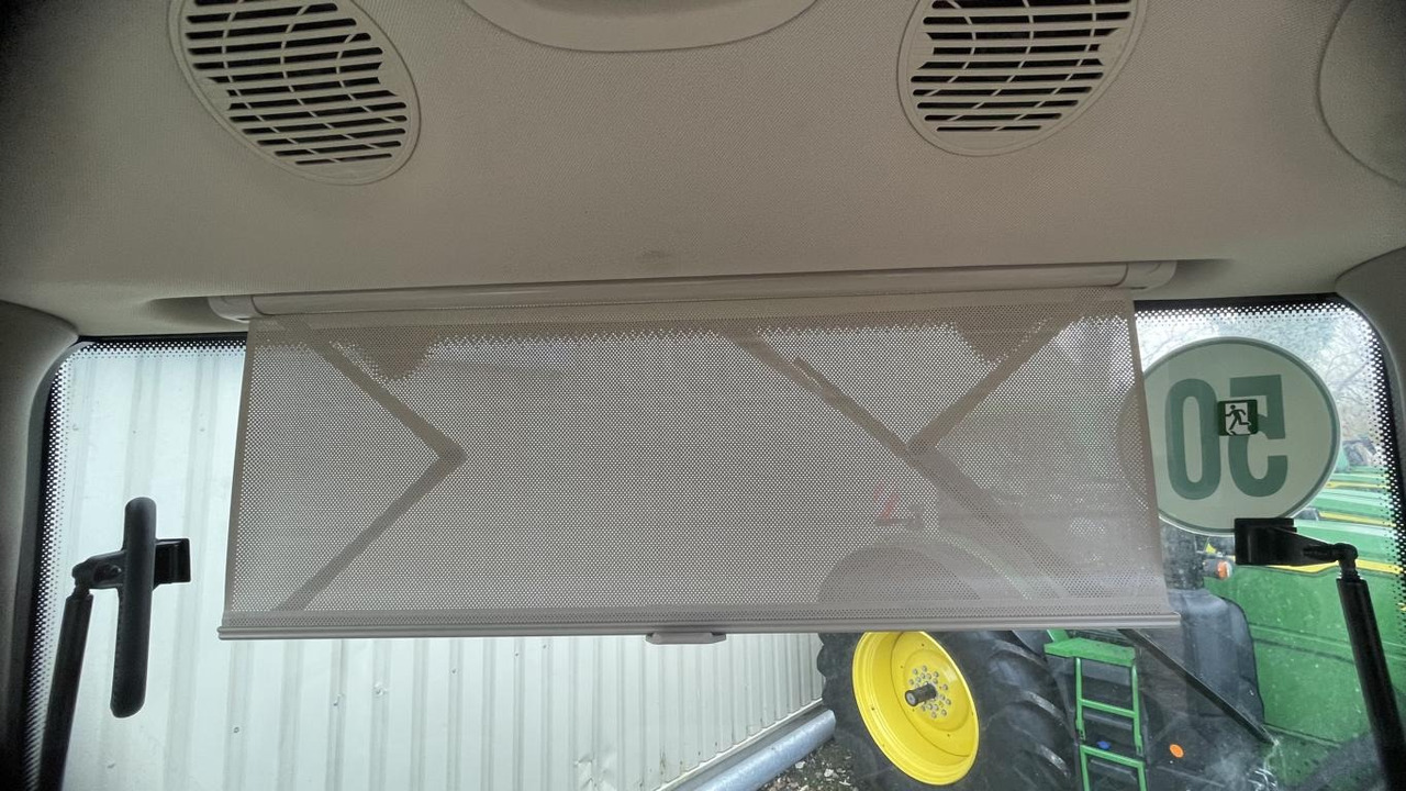 John Deere 6R215 - Трактор: снимка 2 John Deere 6R215 - Трактор: снимка 2