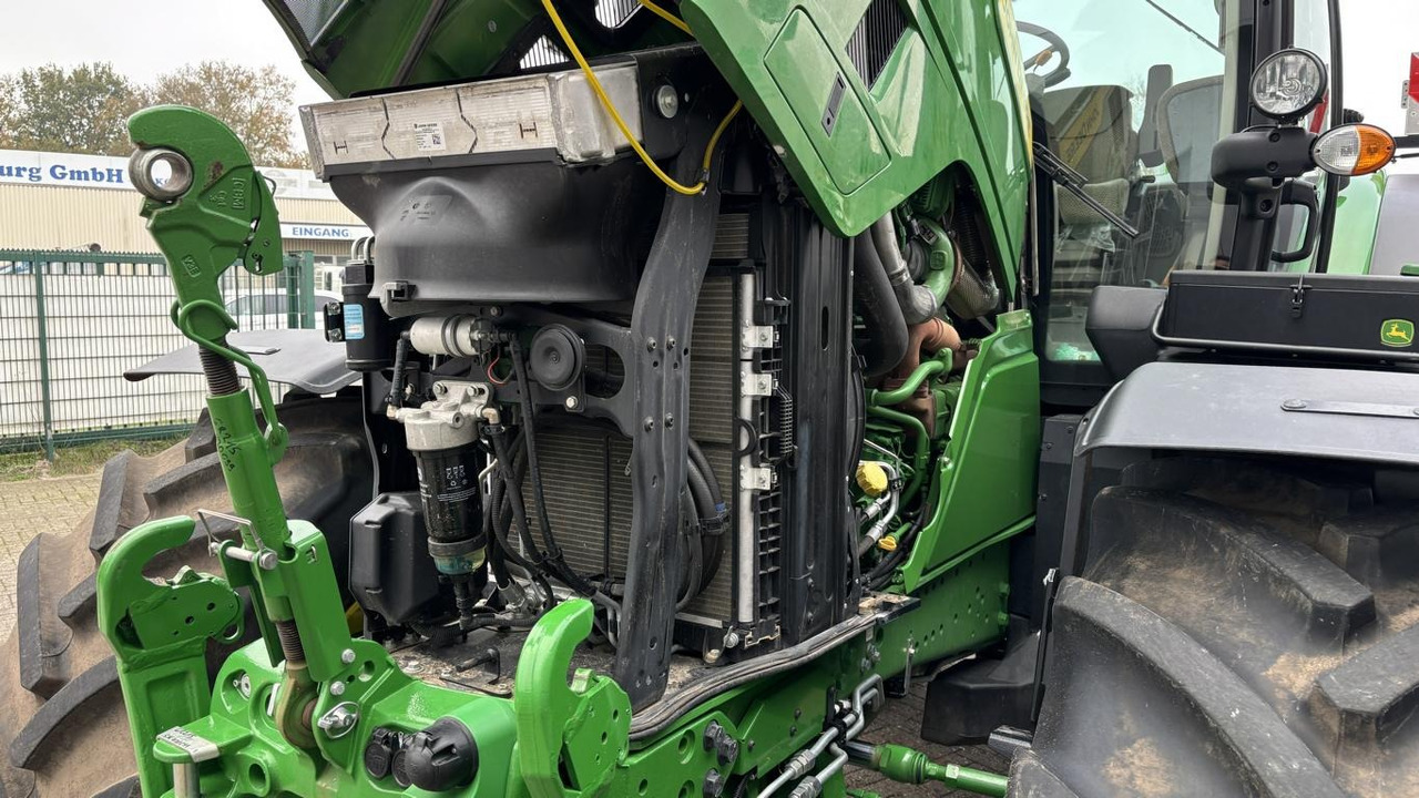 John Deere 6R215 - Трактор: снимка 3 John Deere 6R215 - Трактор: снимка 3