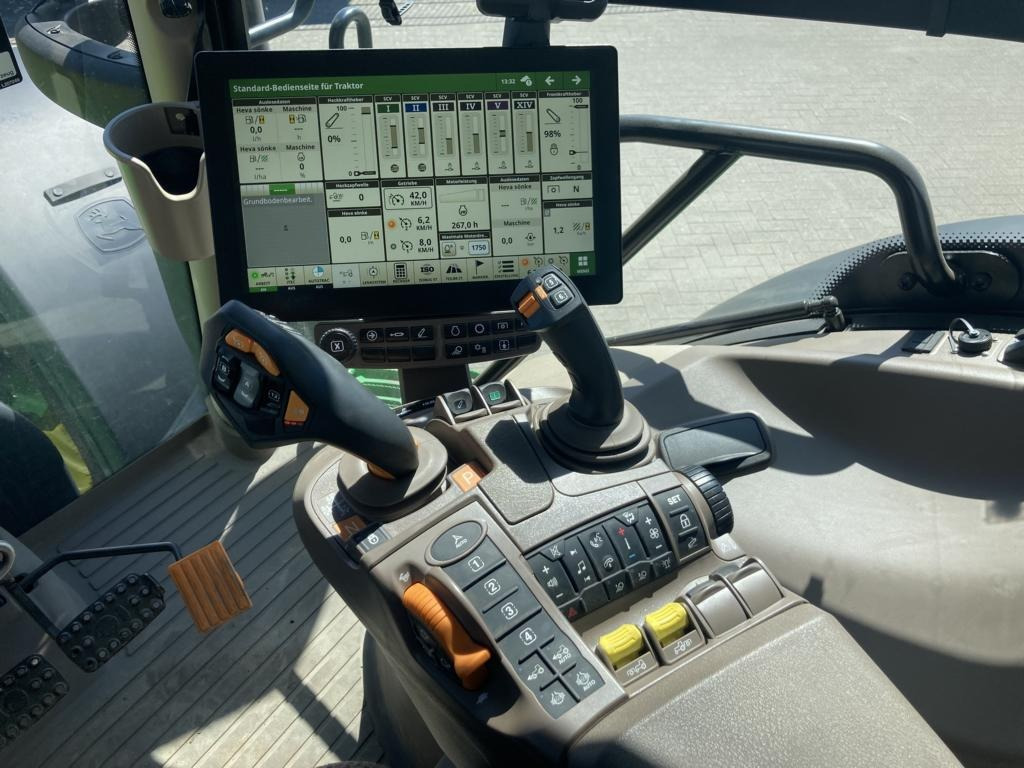 John Deere 6R215 - Трактор: снимка 4 John Deere 6R215 - Трактор: снимка 4