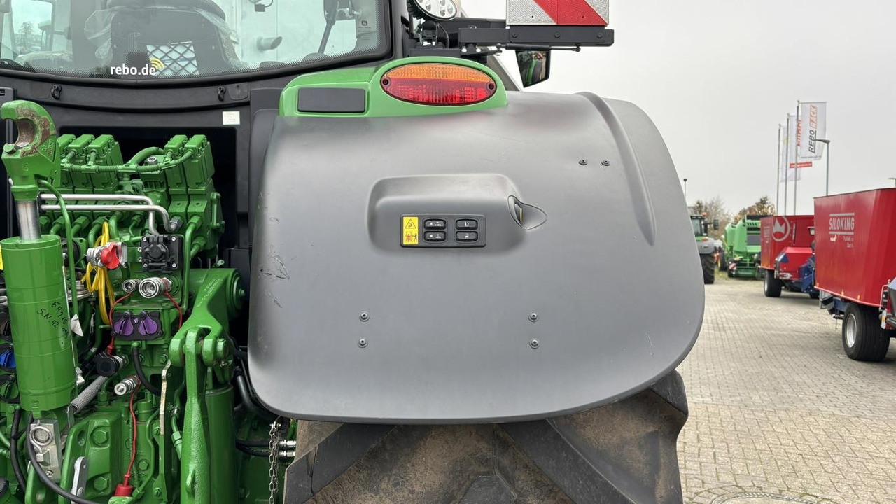 John Deere 6R215 - Трактор: снимка 4 John Deere 6R215 - Трактор: снимка 4