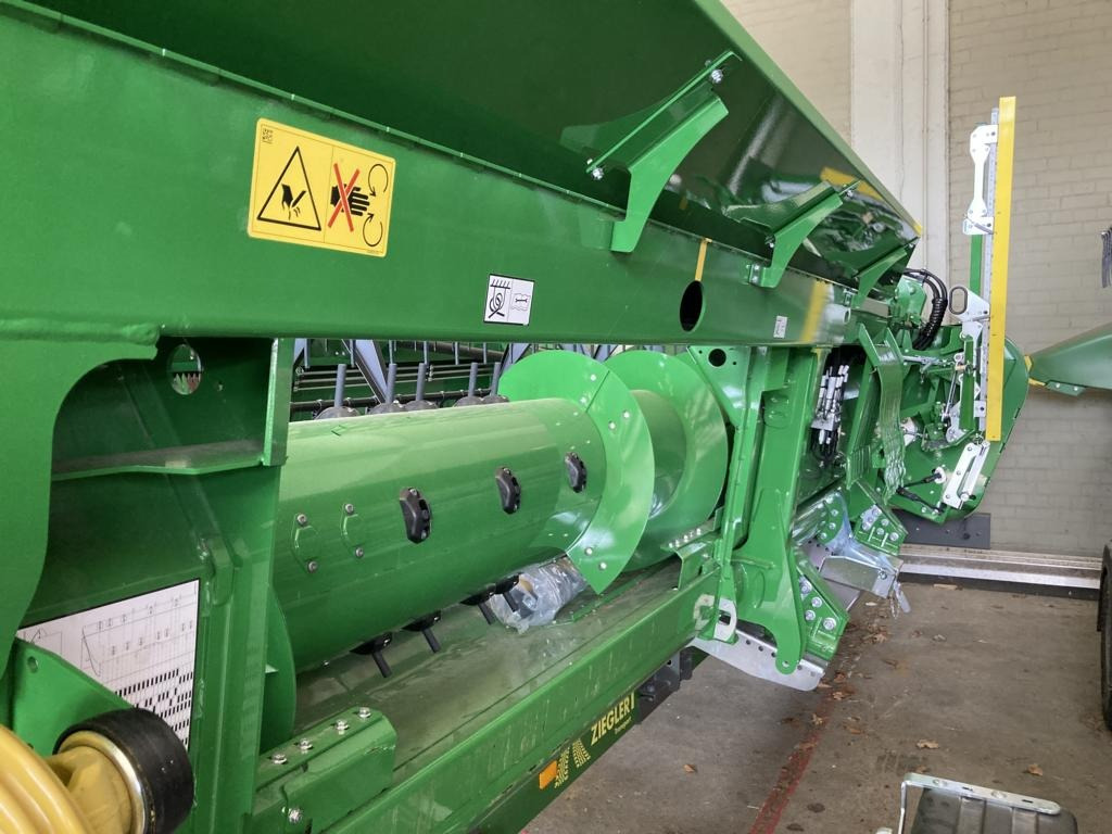 John Deere 722X - Зърнокомбайн: снимка 5 John Deere 722X - Зърнокомбайн: снимка 5