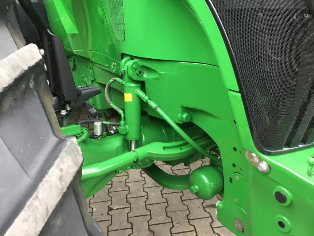 Трактор John Deere 7R330: снимка 9