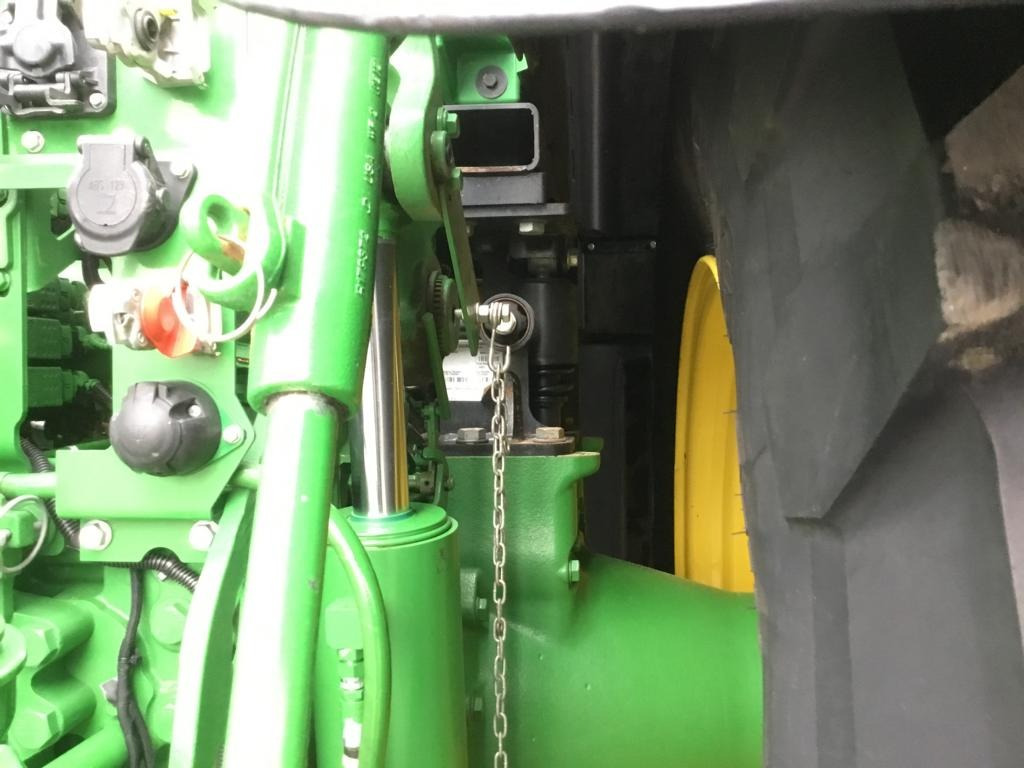 Трактор John Deere 7R330: снимка 22