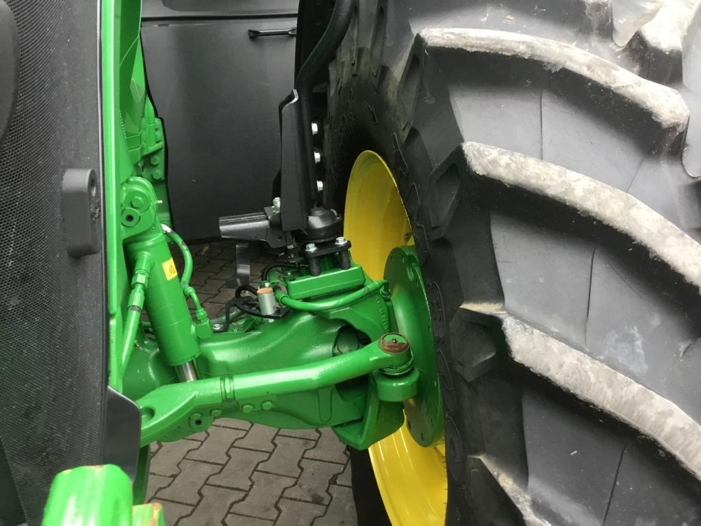 Трактор John Deere 7R330: снимка 10