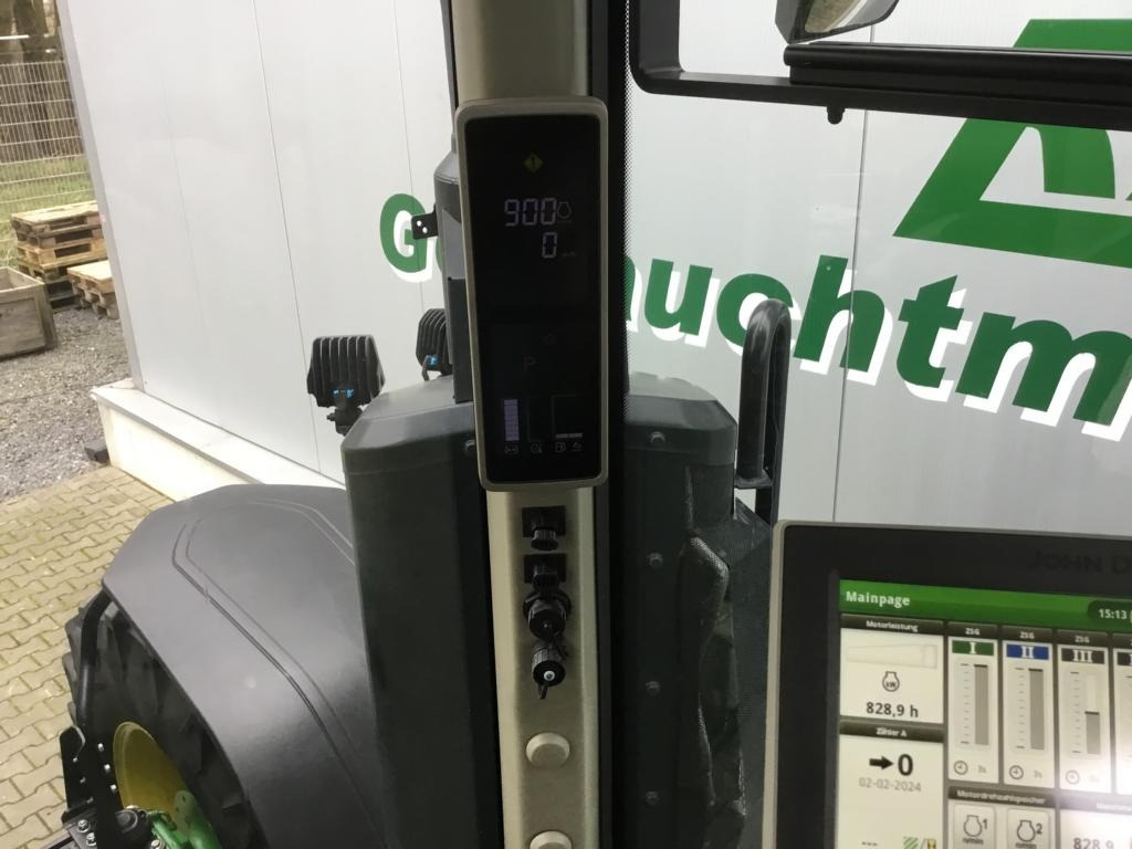 Трактор John Deere 7R330: снимка 16