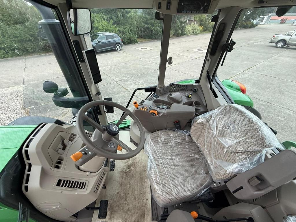 John Deere TRAKTOR 6195M MIT KABINE - Трактор: снимка 3 John Deere TRAKTOR 6195M MIT KABINE - Трактор: снимка 3