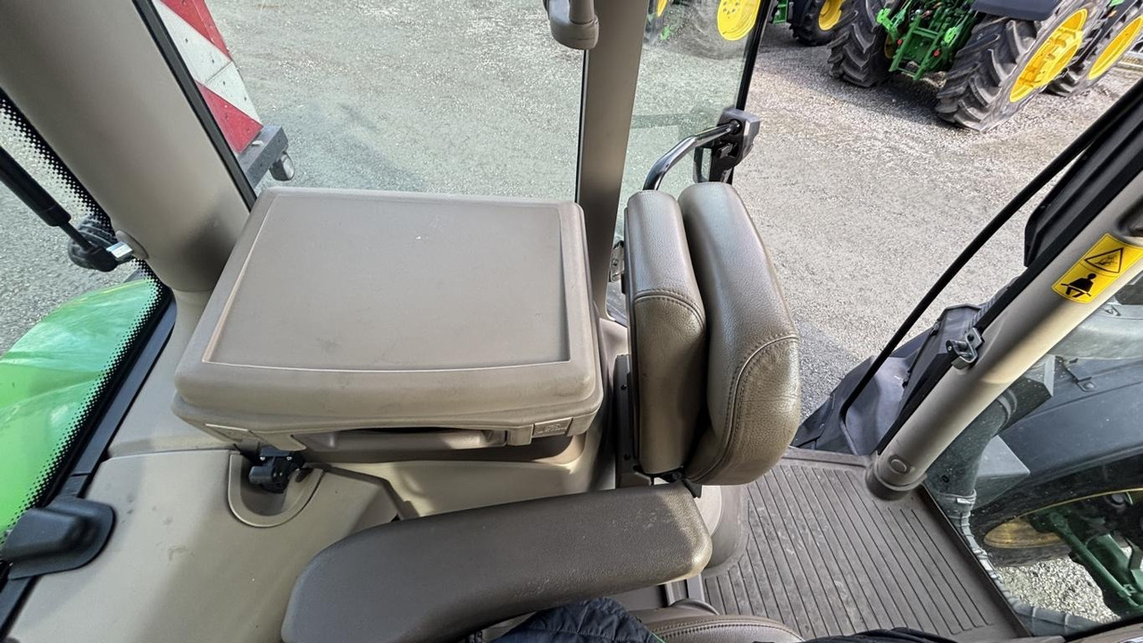 John Deere TRAKTOR 6250R - Трактор: снимка 4 John Deere TRAKTOR 6250R - Трактор: снимка 4