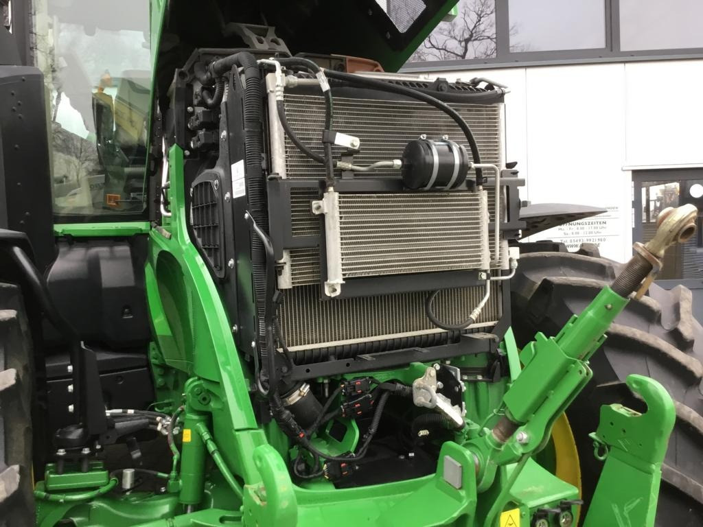 John Deere TRAKTOR 7R330 - Трактор: снимка 3 John Deere TRAKTOR 7R330 - Трактор: снимка 3