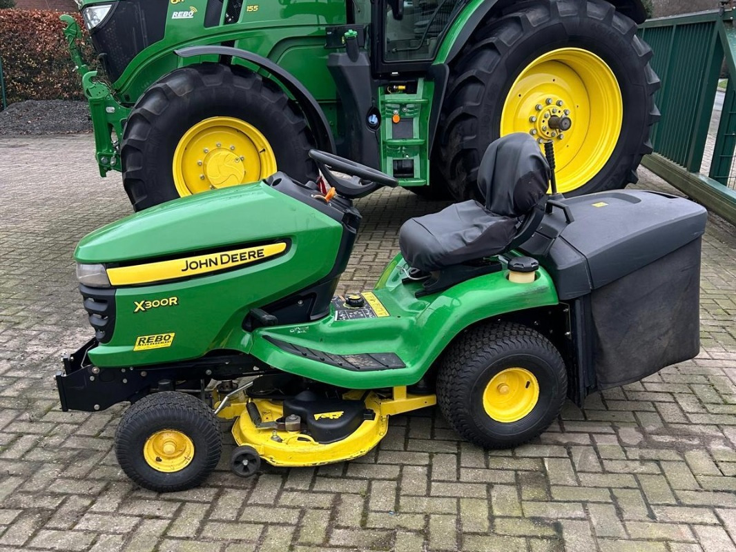 John Deere X305R RASENTRAKTOR (MY11) - Косачка: снимка 1 John Deere X305R RASENTRAKTOR (MY11) - Косачка: снимка 1