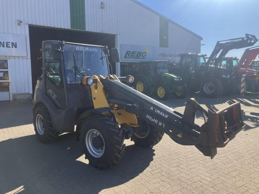 Колесен товарач MECALAC AX 850: снимка 15 Колесен товарач MECALAC AX 850: снимка 15