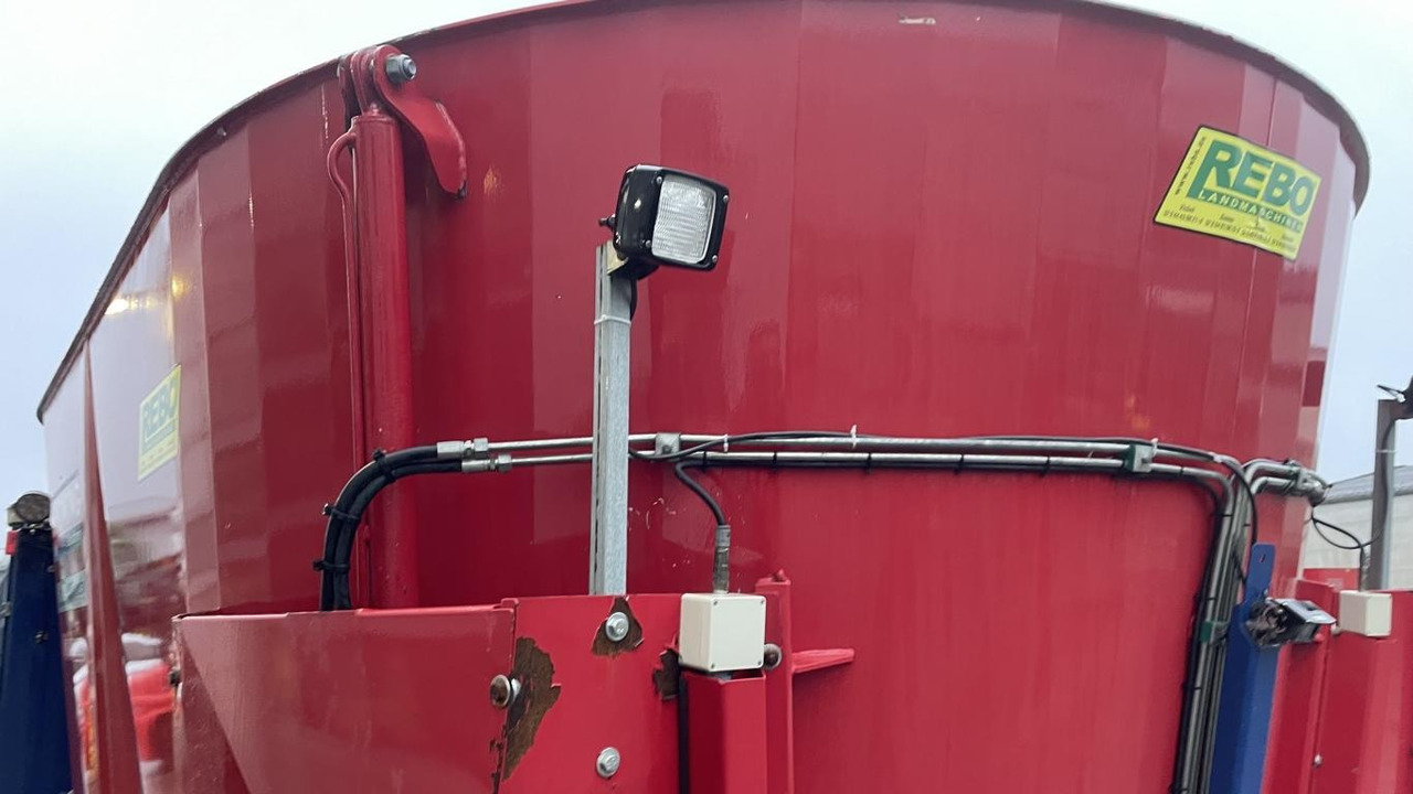 Mayer VM-16 SELBSTFAHRER - Миксер-вагон: снимка 2 Mayer VM-16 SELBSTFAHRER - Миксер-вагон: снимка 2
