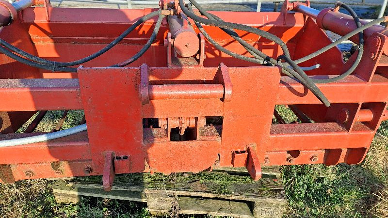 McHale Siloschneidschaufel - Гребло/ Сенообръщачка: снимка 2 McHale Siloschneidschaufel - Гребло/ Сенообръщачка: снимка 2