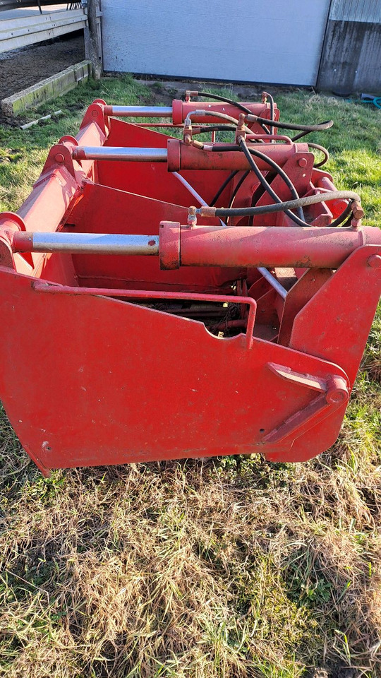 McHale Siloschneidschaufel - Гребло/ Сенообръщачка: снимка 4 McHale Siloschneidschaufel - Гребло/ Сенообръщачка: снимка 4