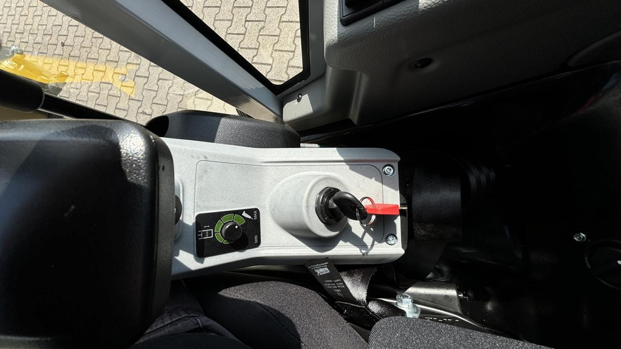 Wacker ET 18 - Мини багер: снимка 4 Wacker ET 18 - Мини багер: снимка 4