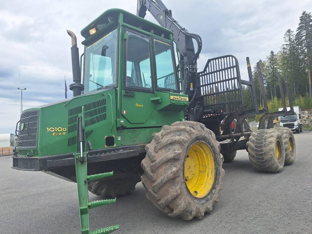 John Deere 1010 D Eco III - Форвардер: снимка 2 John Deere 1010 D Eco III - Форвардер: снимка 2