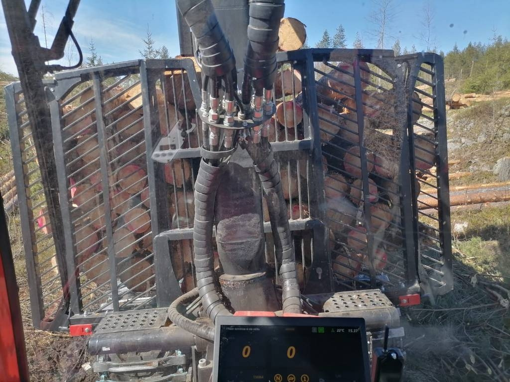 Komatsu 845 - Форвардер: снимка 3 Komatsu 845 - Форвардер: снимка 3