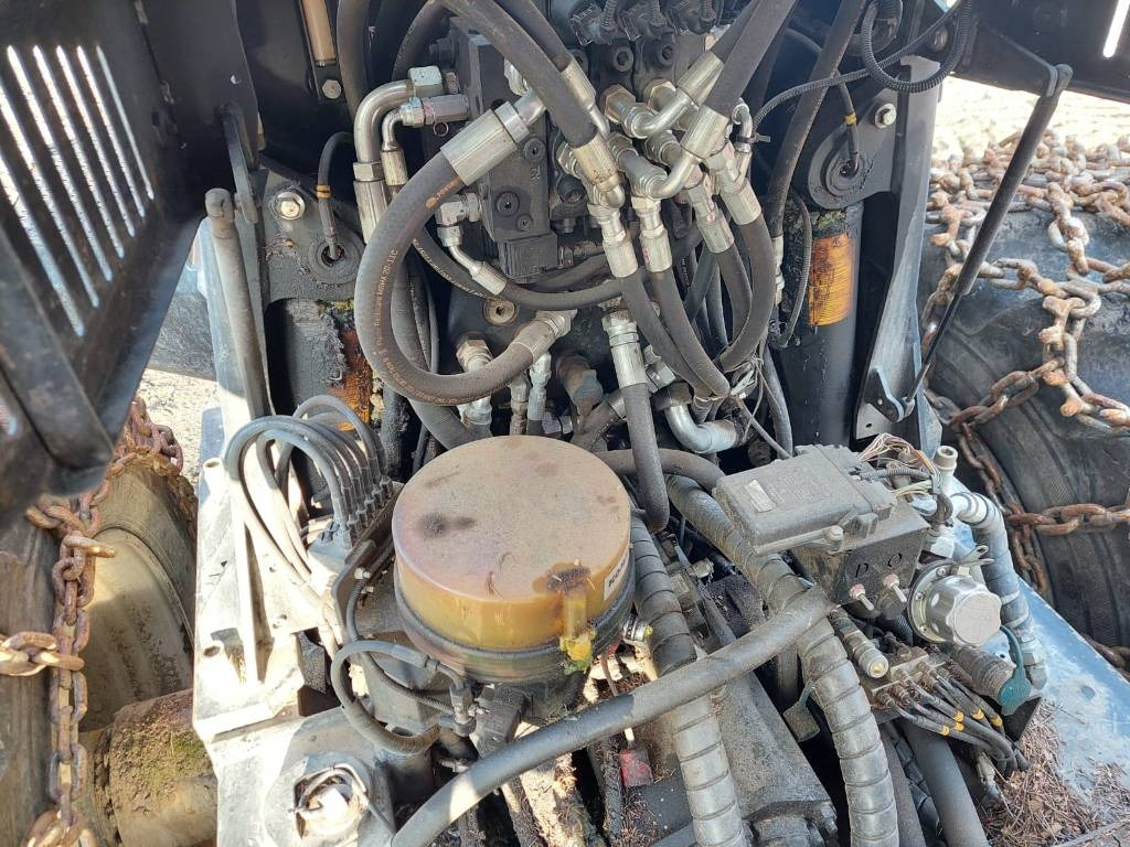 Харвестер Komatsu 931: снимка 15 Харвестер Komatsu 931: снимка 15