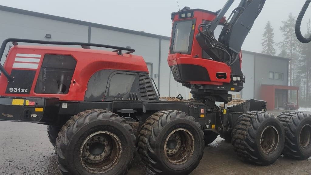 Харвестер Komatsu 931XC: снимка 1