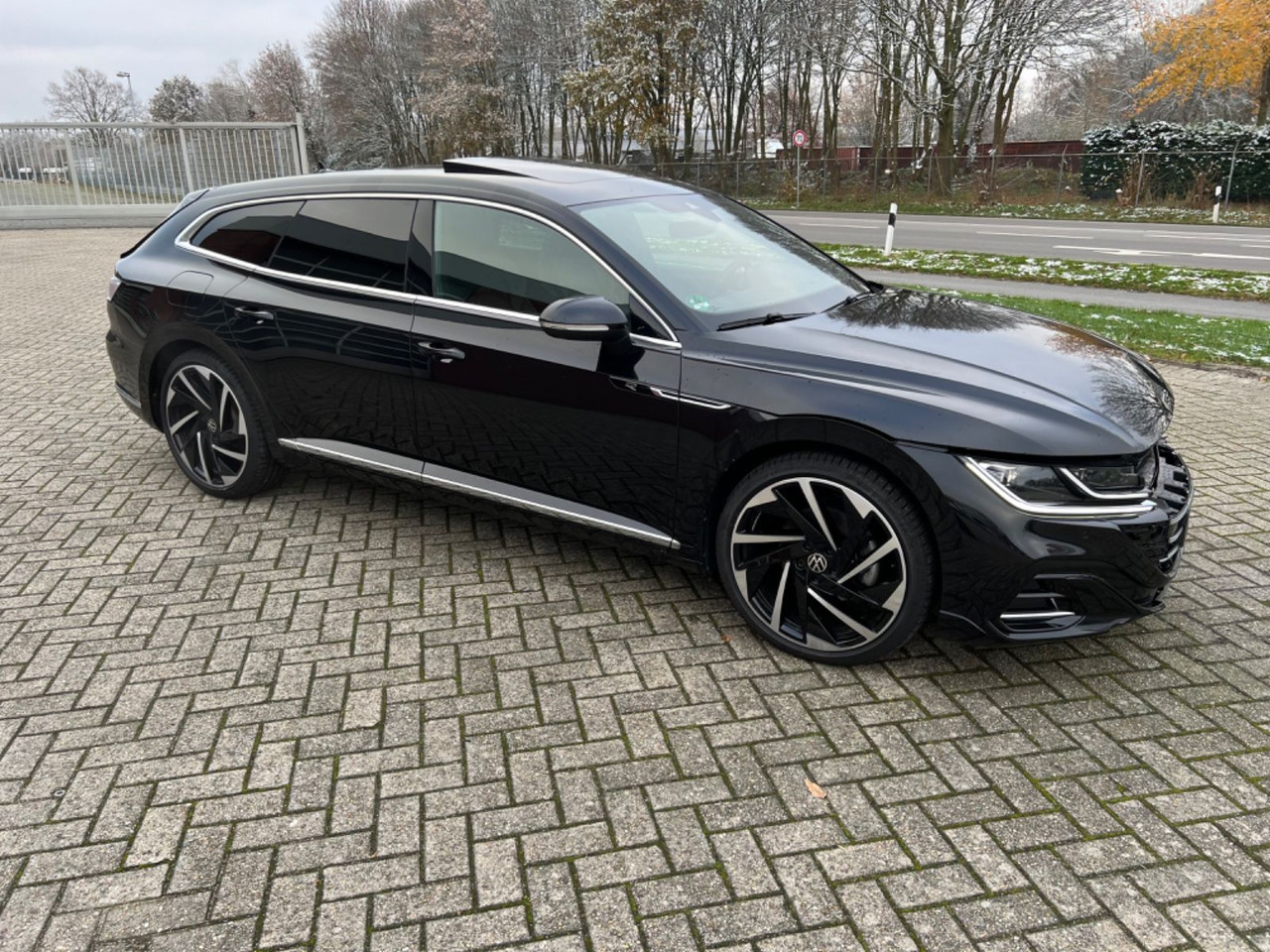 Volkswagen Arteon Shooting Brake R-Line 4Motion - Лек автомобил: снимка 2 Volkswagen Arteon Shooting Brake R-Line 4Motion - Лек автомобил: снимка 2