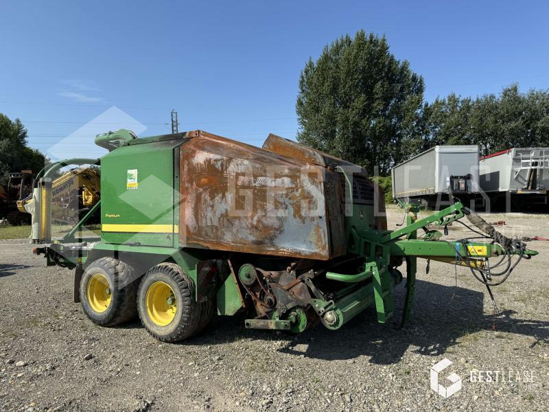 John Deere 744 - Рулонна сламопреса: снимка 1 John Deere 744 - Рулонна сламопреса: снимка 1