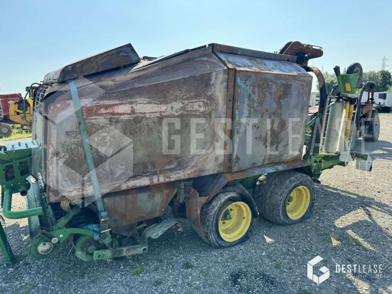 John Deere 744 - Рулонна сламопреса: снимка 4 John Deere 744 - Рулонна сламопреса: снимка 4