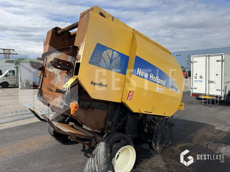 New Holland BR740 - Рулонна сламопреса: снимка 3 New Holland BR740 - Рулонна сламопреса: снимка 3