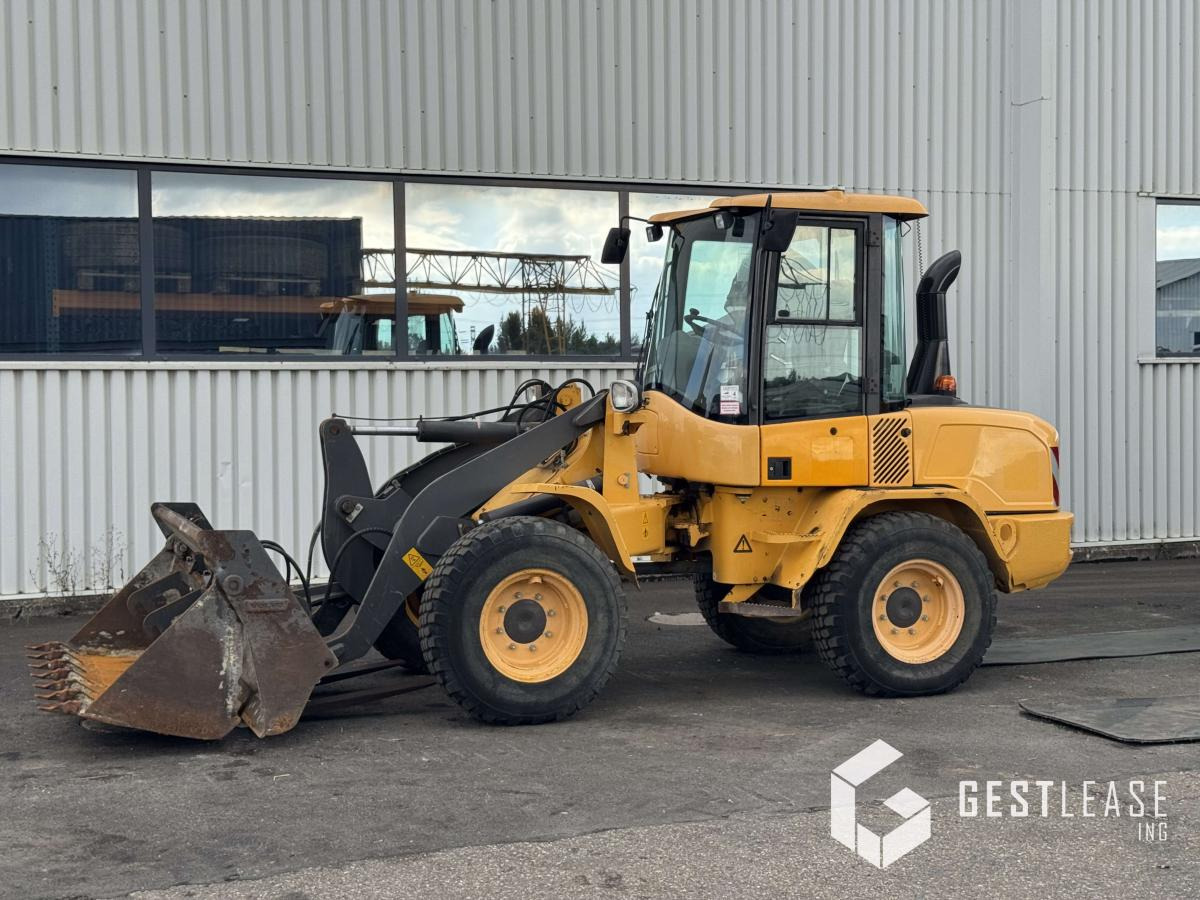 Volvo L30G - Колесен товарач: снимка 1 Volvo L30G - Колесен товарач: снимка 1