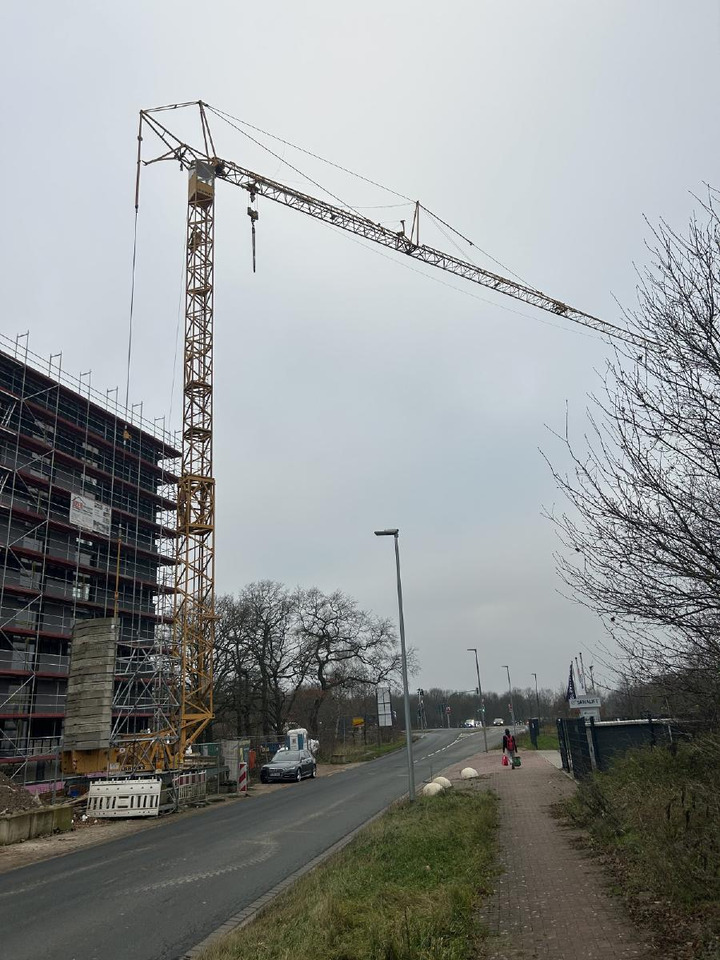 Liebherr 71k Baukran Turmdrehkran 71 K / Baujahr 2003 gebraucht - Кулокран: снимка 1 Liebherr 71k Baukran Turmdrehkran 71 K / Baujahr 2003 gebraucht - Кулокран: снимка 1