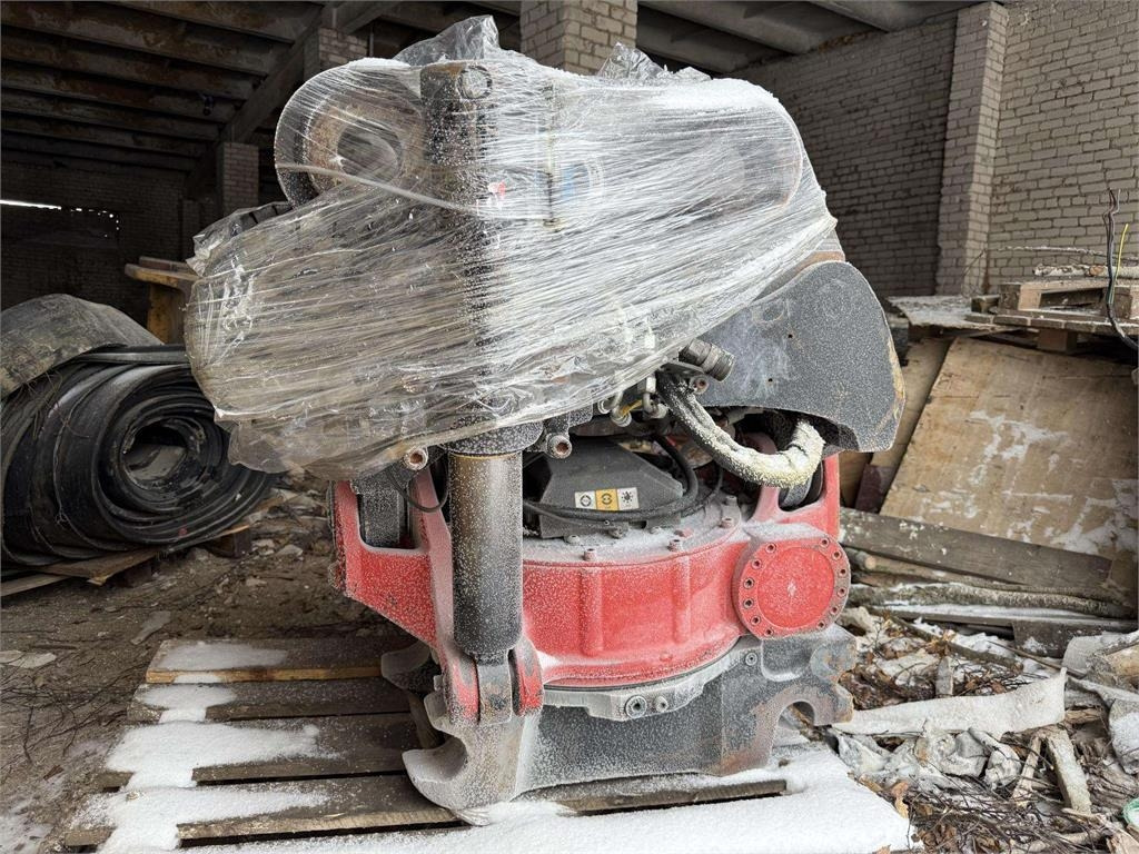 CAT 323 ROTOTILT R8 - Верижен багер: снимка 2 CAT 323 ROTOTILT R8 - Верижен багер: снимка 2