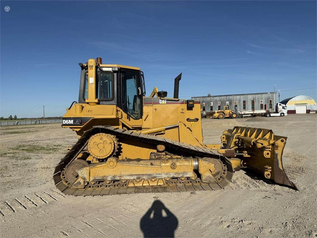 CAT D6M LGP - Булдозер: снимка 2 CAT D6M LGP - Булдозер: снимка 2