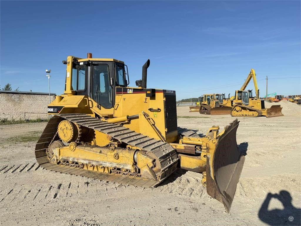 CAT D6M LGP - Булдозер: снимка 1 CAT D6M LGP - Булдозер: снимка 1