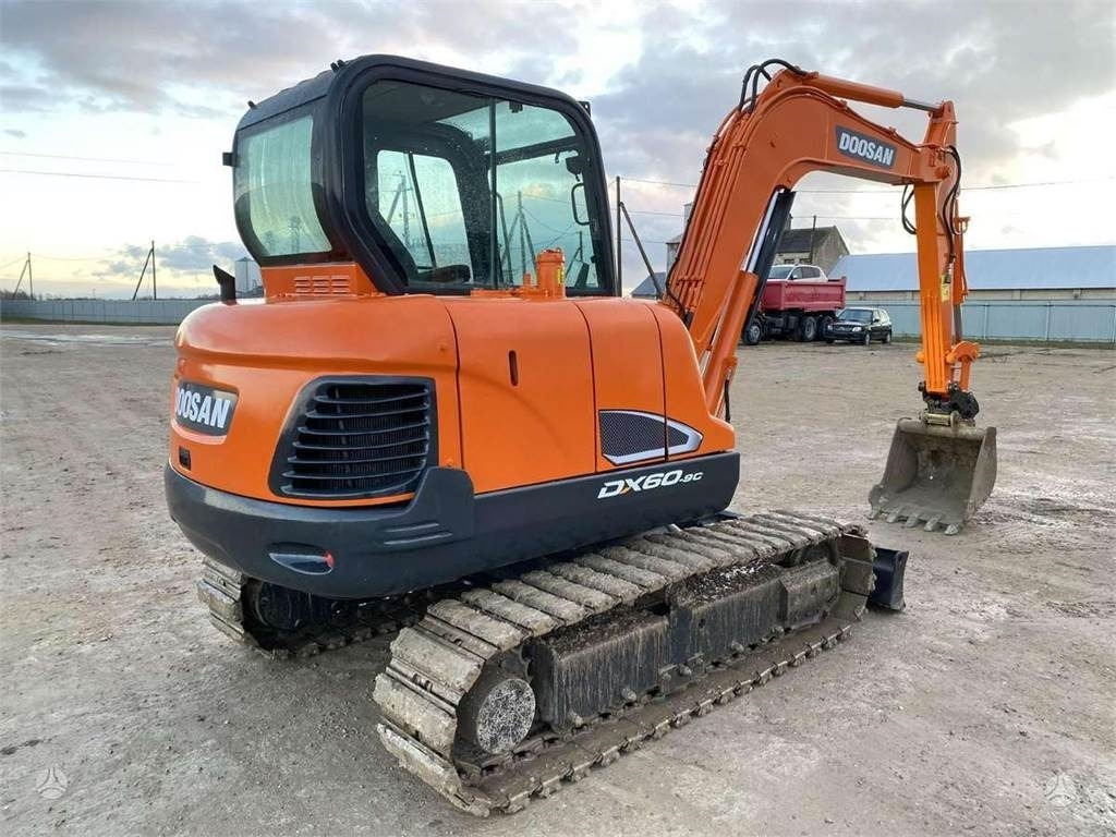 Doosan DX 60 C - Мини багер: снимка 4 Doosan DX 60 C - Мини багер: снимка 4