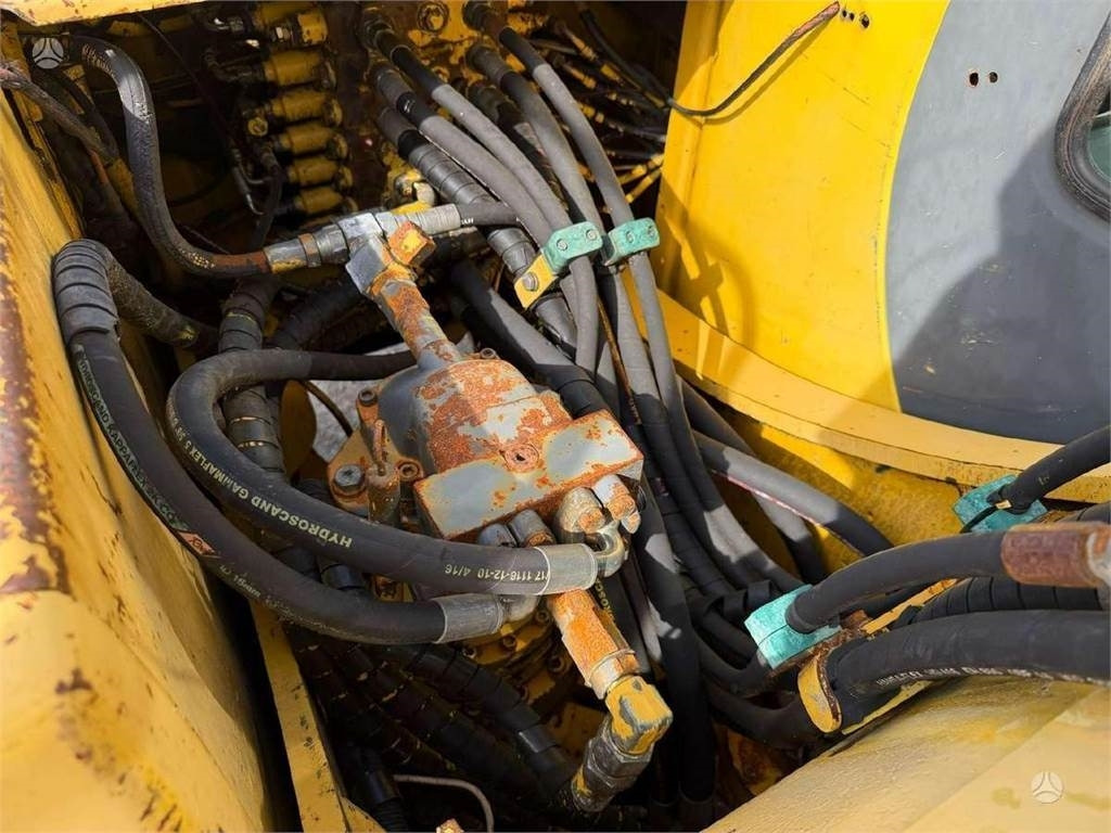 Верижен багер Komatsu PC 180 LC-6K: снимка 12
