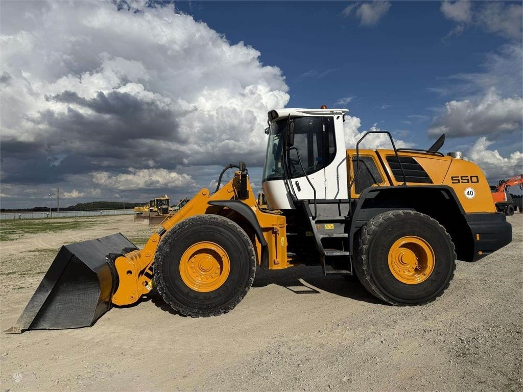 Liebherr L 550 , quick coupler - Колесен товарач: снимка 4 Liebherr L 550 , quick coupler - Колесен товарач: снимка 4