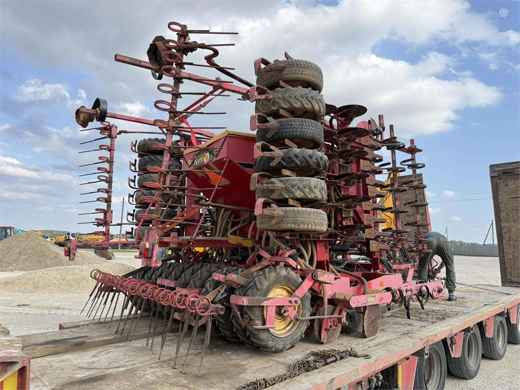 Vaderstad Rapid 600 F - Сеялка: снимка 4 Vaderstad Rapid 600 F - Сеялка: снимка 4