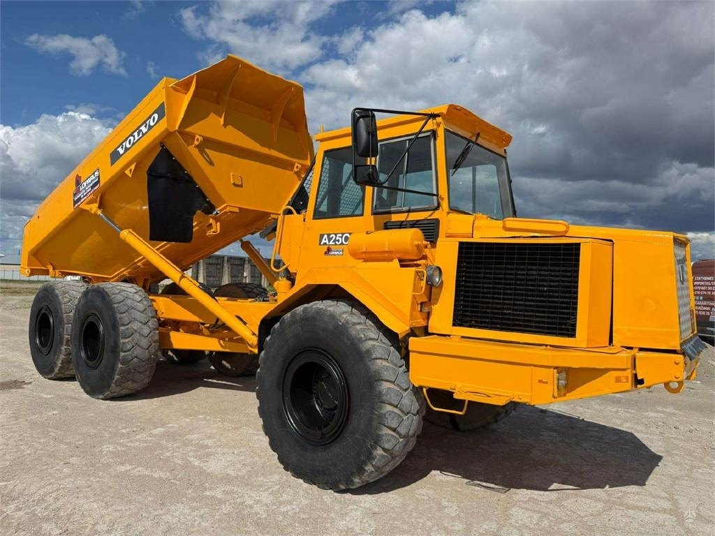 Volvo A25C - Съчленен самосвал: снимка 1 Volvo A25C - Съчленен самосвал: снимка 1