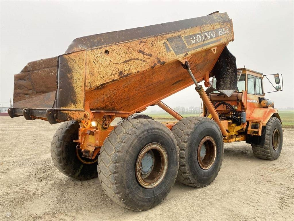 Volvo A25C , Nr.1 - Съчленен самосвал: снимка 3 Volvo A25C , Nr.1 - Съчленен самосвал: снимка 3