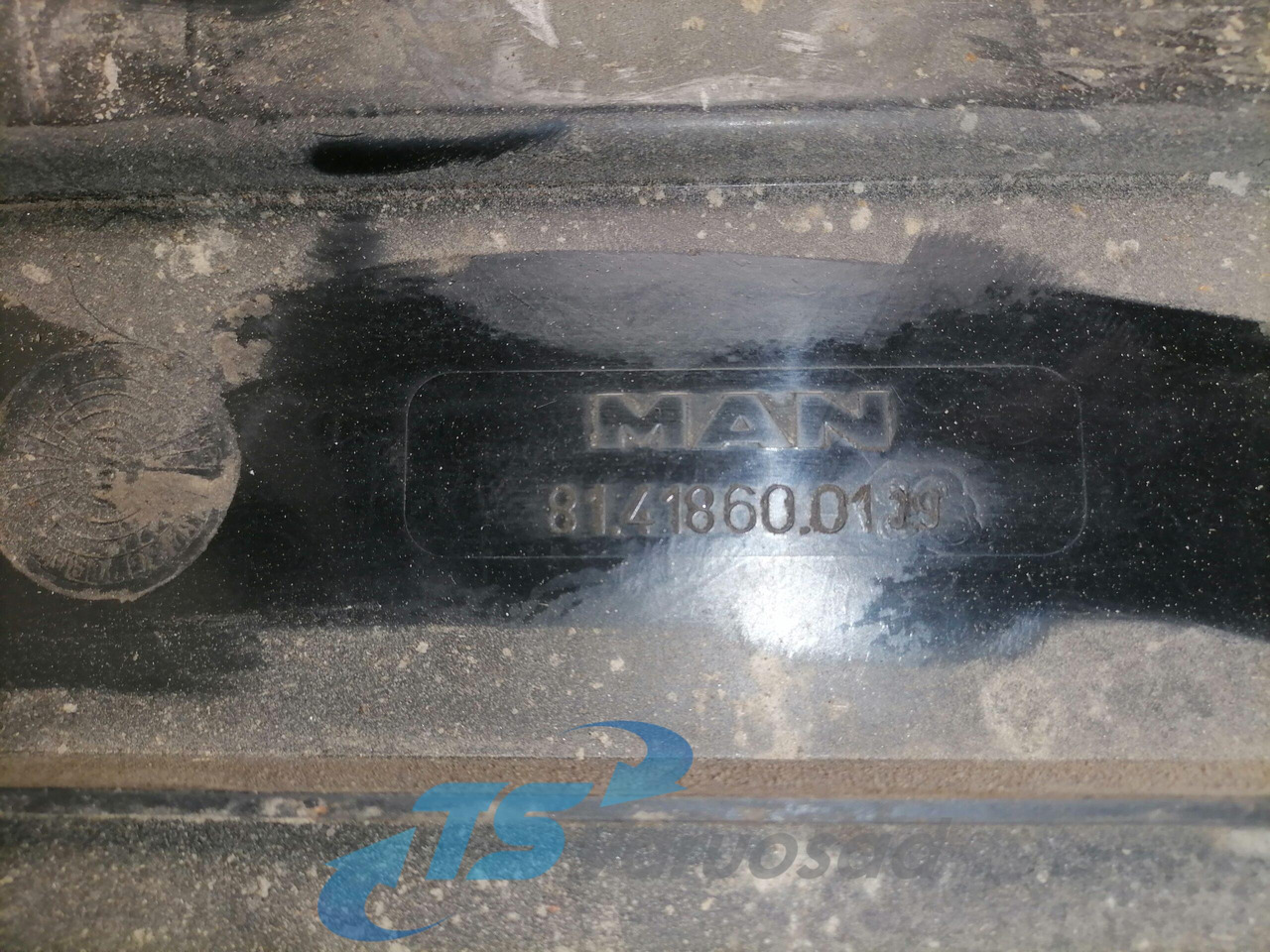 MAN Battery cover 81418600139 - Акумулатор за Камион: снимка 4 MAN Battery cover 81418600139 - Акумулатор за Камион: снимка 4