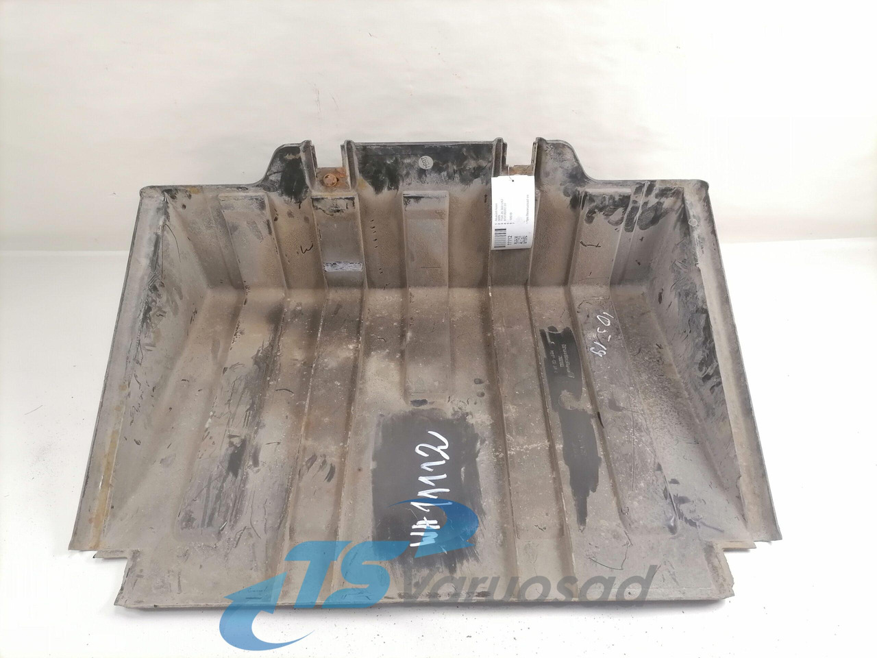 MAN Battery cover 81418600139 - Акумулатор за Камион: снимка 5 MAN Battery cover 81418600139 - Акумулатор за Камион: снимка 5