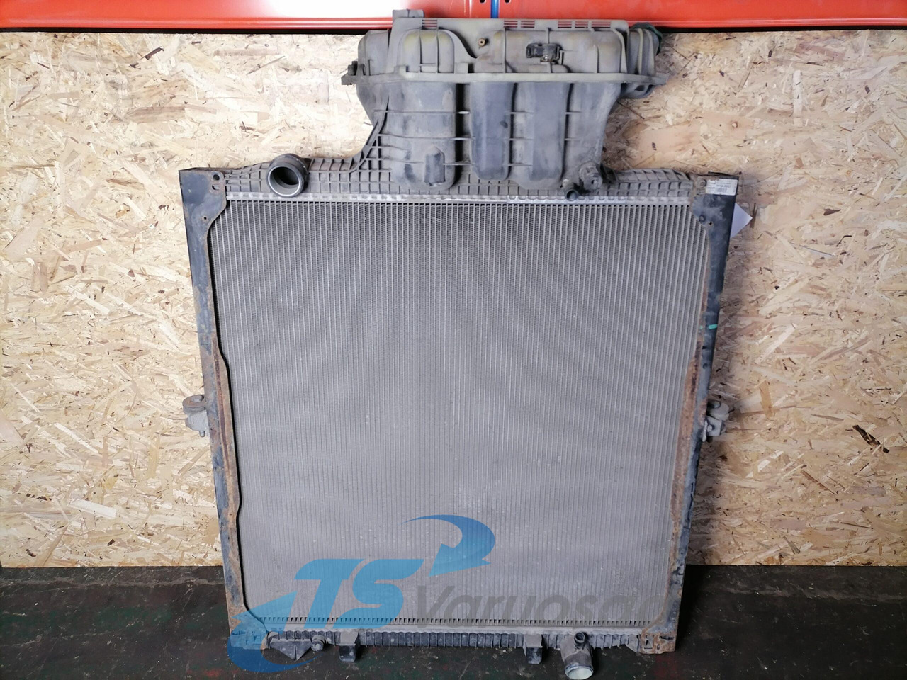MAN Cooling radiator 81061016477 - Радиатор за Камион: снимка 1 MAN Cooling radiator 81061016477 - Радиатор за Камион: снимка 1