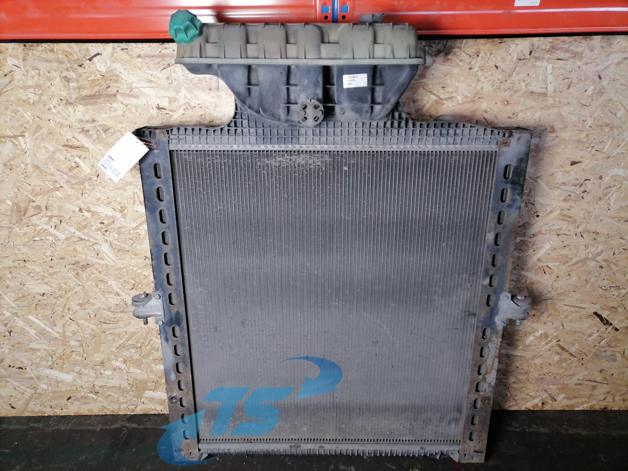 MAN Cooling radiator 81061016477 - Радиатор за Камион: снимка 2 MAN Cooling radiator 81061016477 - Радиатор за Камион: снимка 2