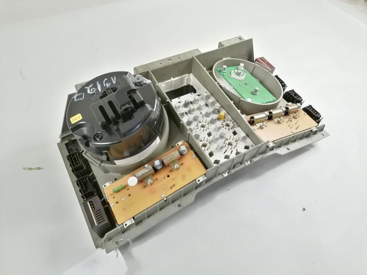 MAN Dashboard 81272026080 - Табло за Камион: снимка 3 MAN Dashboard 81272026080 - Табло за Камион: снимка 3