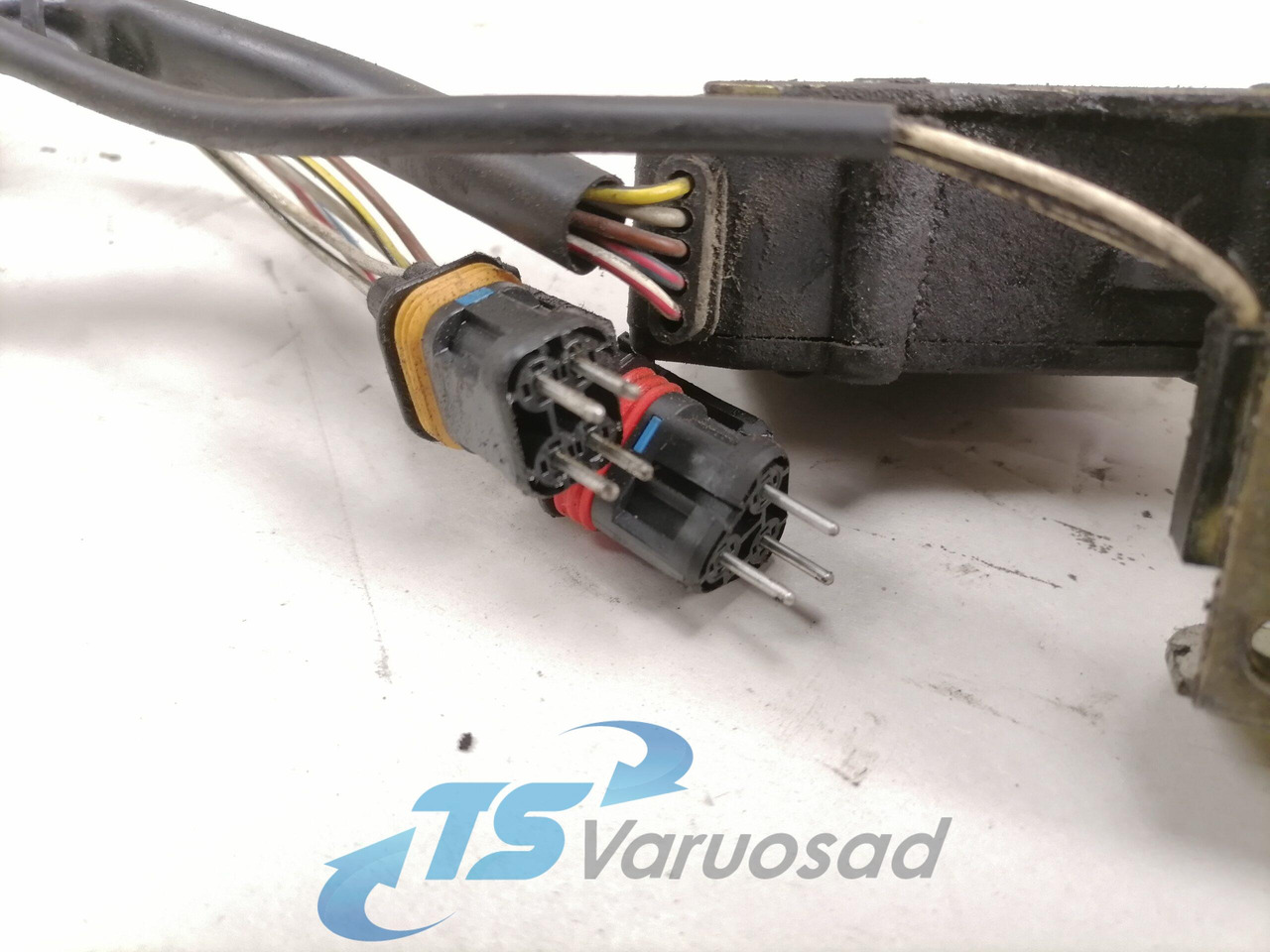 MAN Door lock 81626806122 - Врата и части за Камион: снимка 4 MAN Door lock 81626806122 - Врата и части за Камион: снимка 4