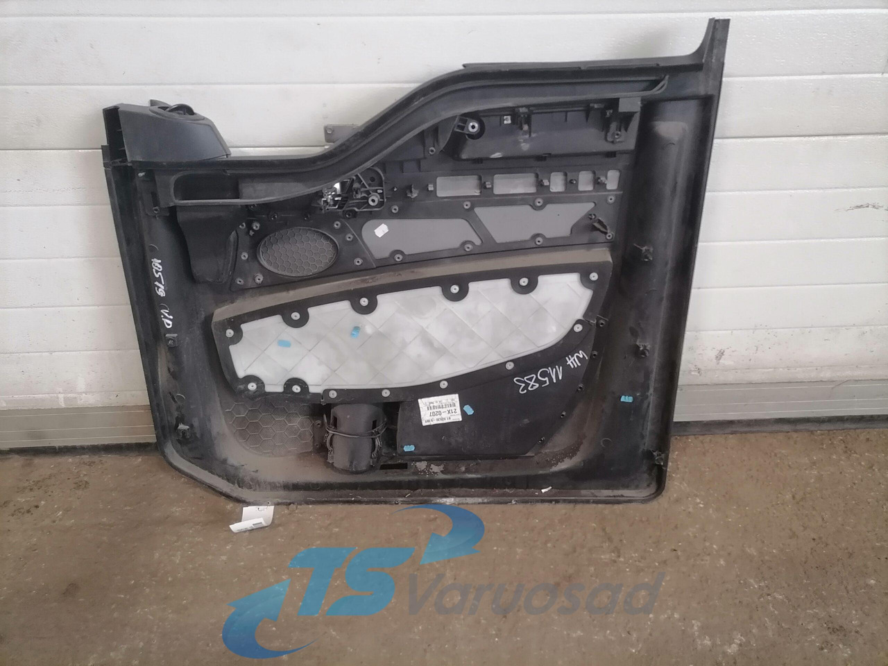 MAN Door trim panel 81626306109 - Врата и части за Камион: снимка 2 MAN Door trim panel 81626306109 - Врата и части за Камион: снимка 2