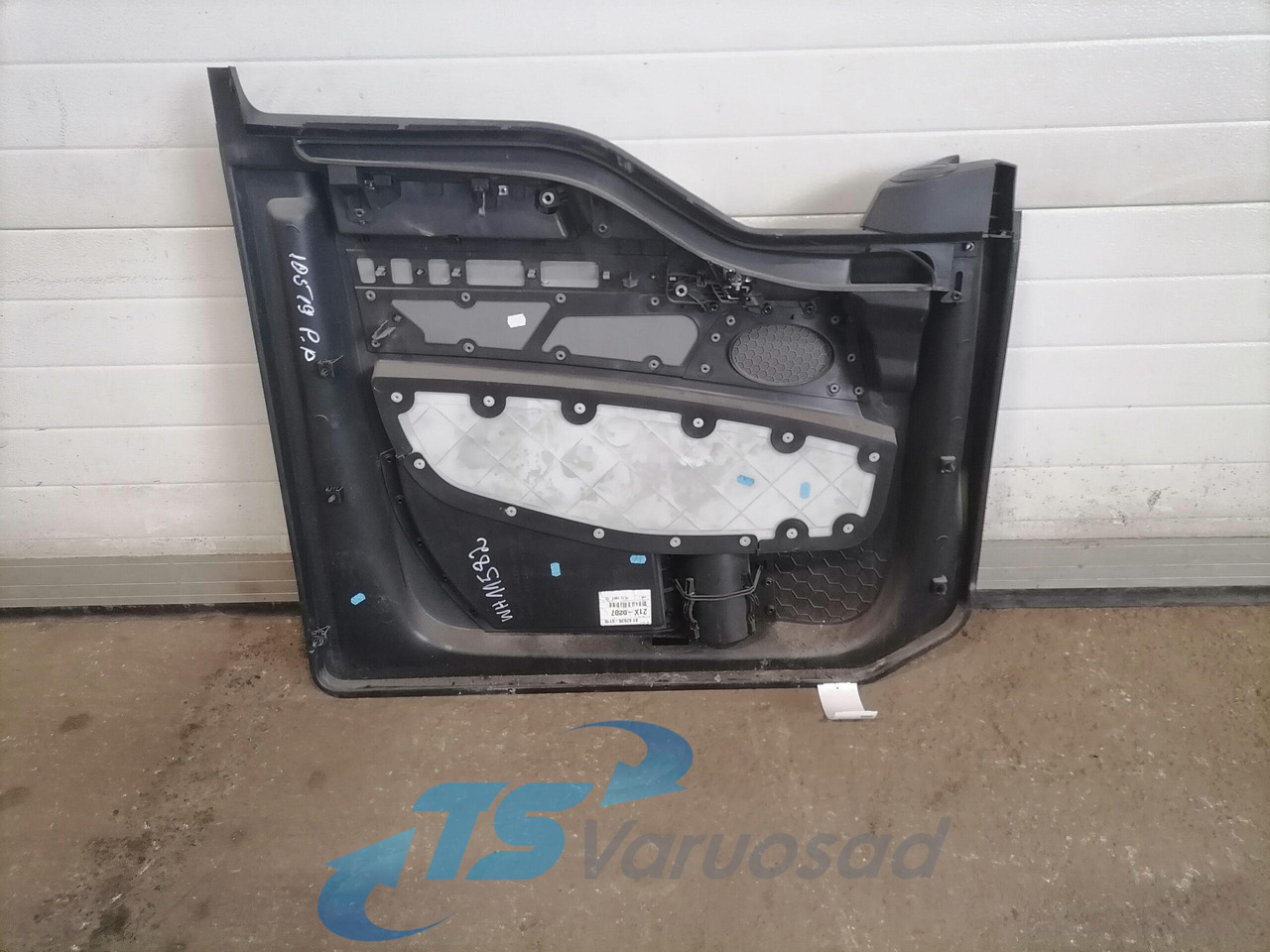 MAN Door trim panel 81626306110 - Врата и части за Камион: снимка 2 MAN Door trim panel 81626306110 - Врата и части за Камион: снимка 2