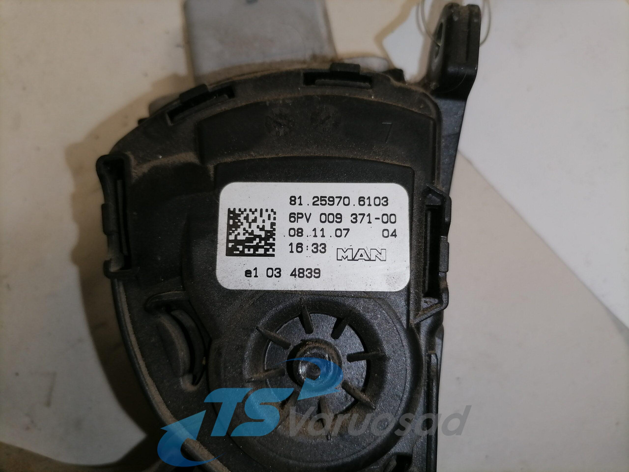 MAN Gaasipedaal reostaadiga 81259706103 - Горивна система за Камион: снимка 4 MAN Gaasipedaal reostaadiga 81259706103 - Горивна система за Камион: снимка 4